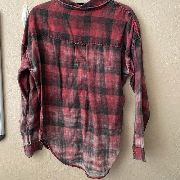 Brandy Melville distressed flannel - Picture 2 of 2